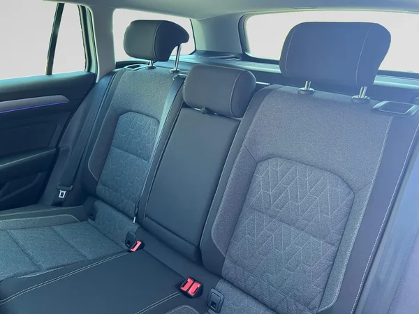 VOLKSWAGEN Passat Variant (2024) — foto 10 van 24