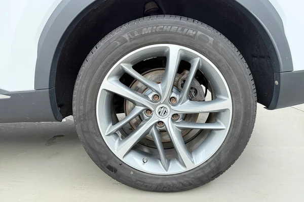 MG EHS PHEV (2022) — foto 12 van 15