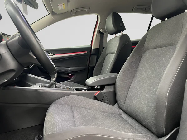 VOLKSWAGEN Golf VIII (2023) — foto 16 van 20