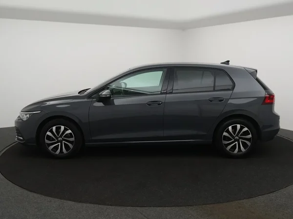 Volkswagen Golf (2023) — foto 17 van 25