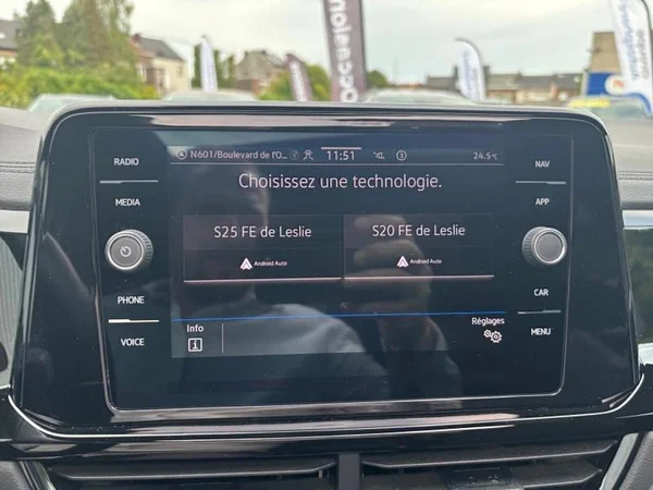 VOLKSWAGEN T-Roc (2023) — foto 2 van 27