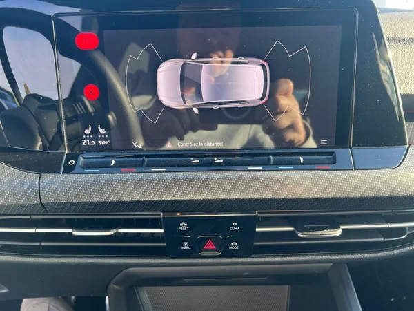 VOLKSWAGEN Golf VIII (2022) — foto 2 van 18