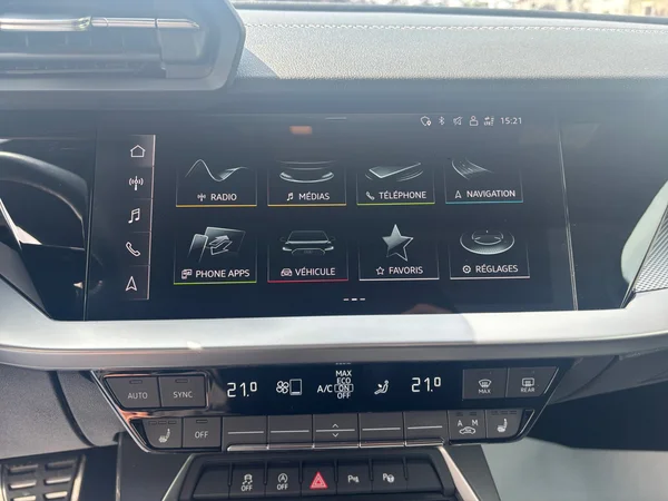 AUDI A3 Sedan (2024) — foto 4 van 18