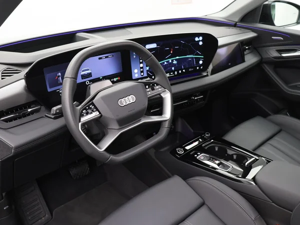 AUDI Q6 e-tron (2026) — foto 31 van 33