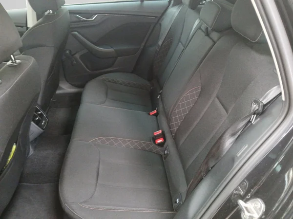 SKODA Kamiq (2022) — foto 8 van 19