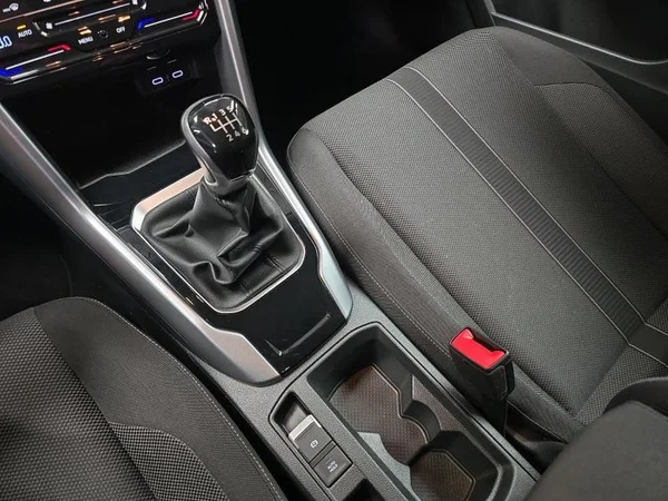 VOLKSWAGEN T-Roc (2022) — foto 17 van 29