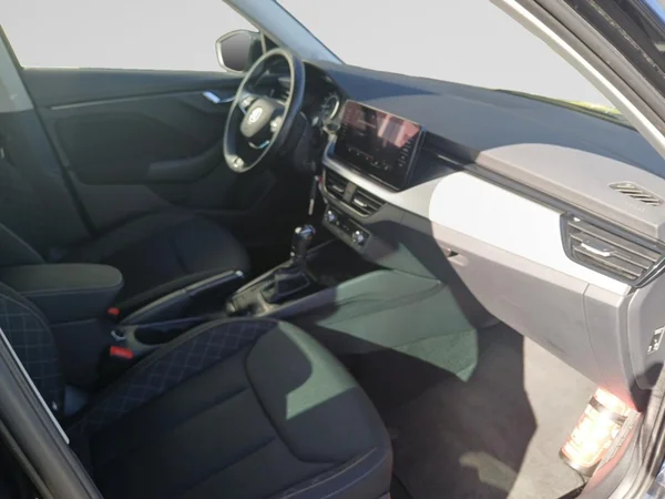 SKODA Kamiq (2021) — foto 3 van 17