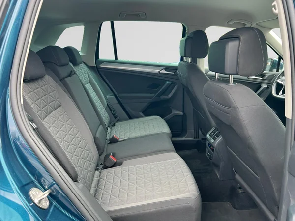 VOLKSWAGEN Tiguan (2023) — foto 4 van 18