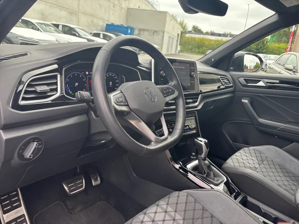 VOLKSWAGEN T-Roc (2024) — foto 4 van 23