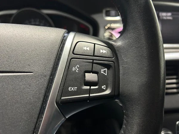VOLVO V40 (2019) — foto 18 van 31