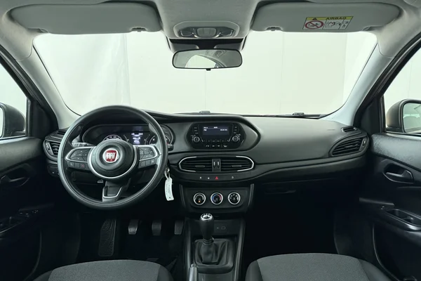 Fiat Tipo Hatchback (2021) — foto 16 van 16
