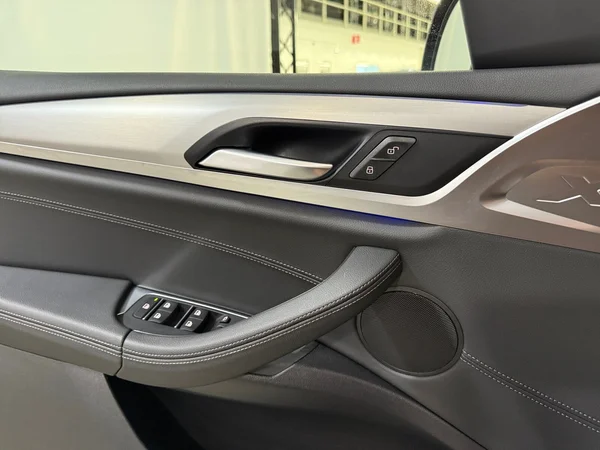 BMW X4 (2021) — foto 9 van 30