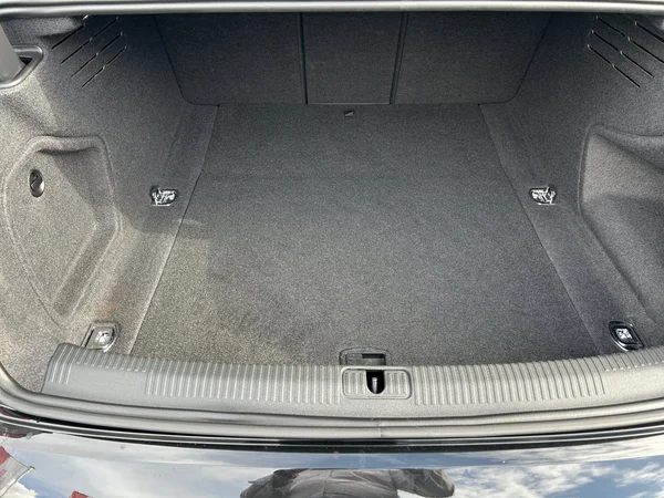 AUDI A4 (2023) — foto 5 van 24