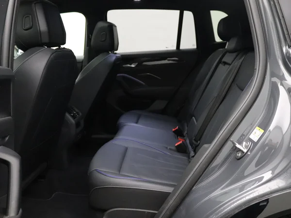 VOLKSWAGEN Tiguan eHybrid (PHEV) (2025) — foto 3 van 20