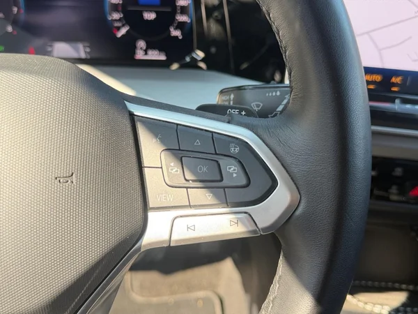 VOLKSWAGEN Golf VIII SW (2024) — foto 3 van 20