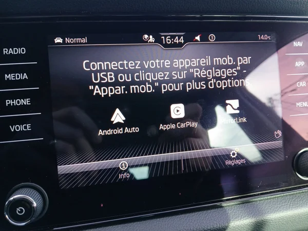 SKODA Kodiaq (2024) — foto 3 van 20