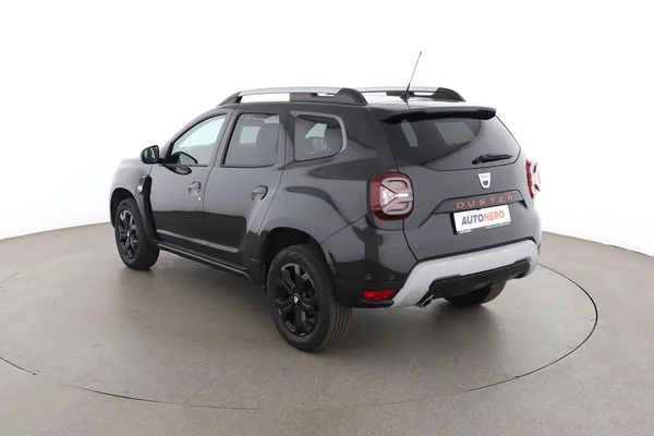 Dacia Duster (2022) — foto 10 van 16