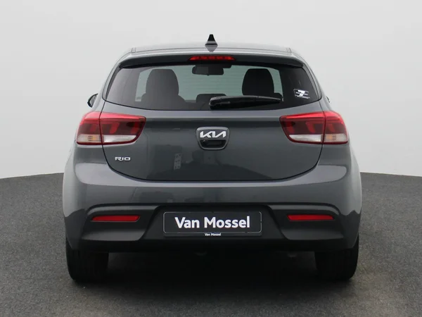Kia Rio (2023) — foto 34 van 37