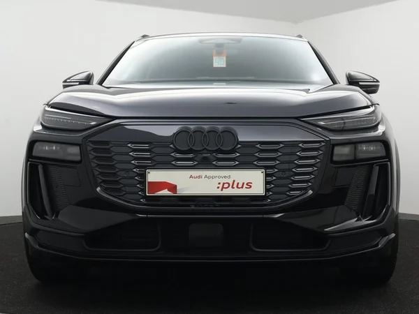 AUDI SQ6 e-tron (2025) — foto 24 van 28