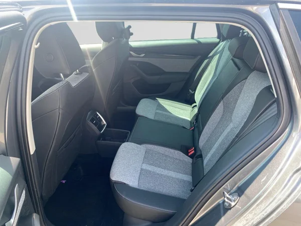 SKODA Octavia Combi (2025) — foto 7 van 9