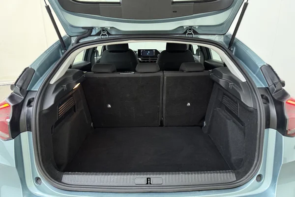 Citroen C4 (2022) — foto 18 van 22