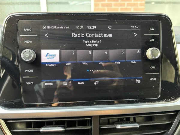 VOLKSWAGEN T-Roc (2022) — foto 16 van 33