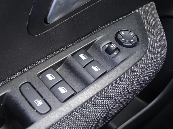 Peugeot 208 (2021) — foto 4 van 24