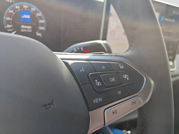 VOLKSWAGEN Tiguan (2026) — foto 8 van 19