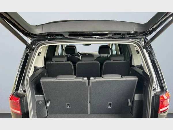 VOLKSWAGEN Touran (2026) — foto 9 van 17