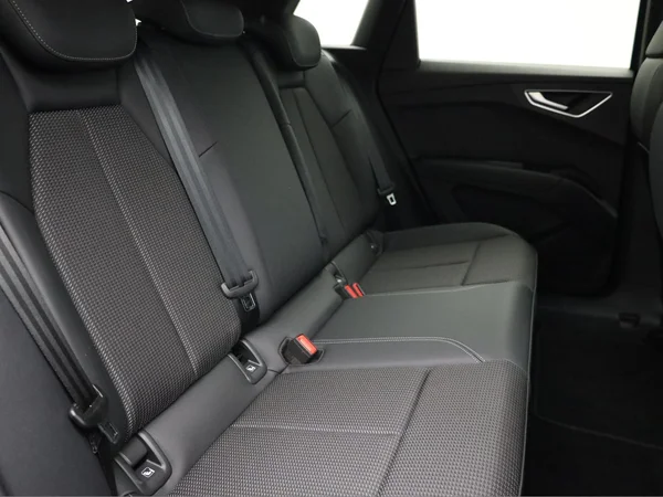 AUDI Q4 e-tron (2025) — foto 25 van 25