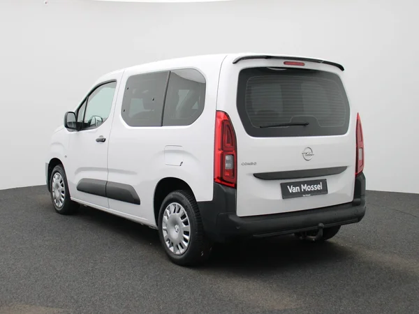 Opel Combo Life (2022) — foto 12 van 36