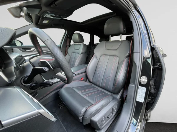 AUDI A6 Avant PHEV (2025) — foto 2 van 24
