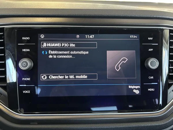 VOLKSWAGEN T-Roc (2018) — foto 18 van 34