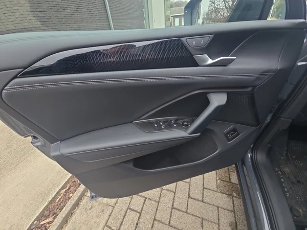 VOLKSWAGEN Tiguan (2025) — foto 22 van 24