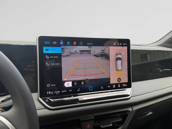 VOLKSWAGEN Tiguan (2026) — foto 13 van 24