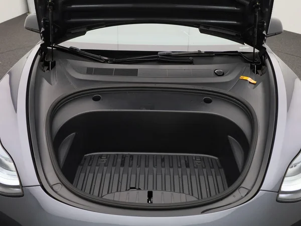 Tesla Model 3 (2022) — foto 38 van 47
