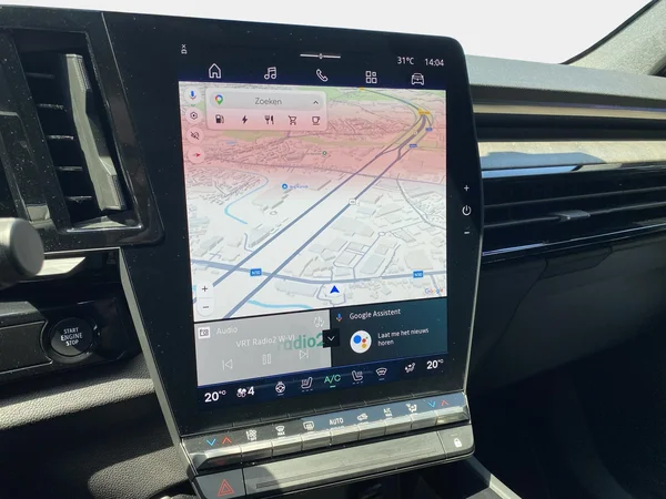Renault Rafale (2025) — foto 21 van 21