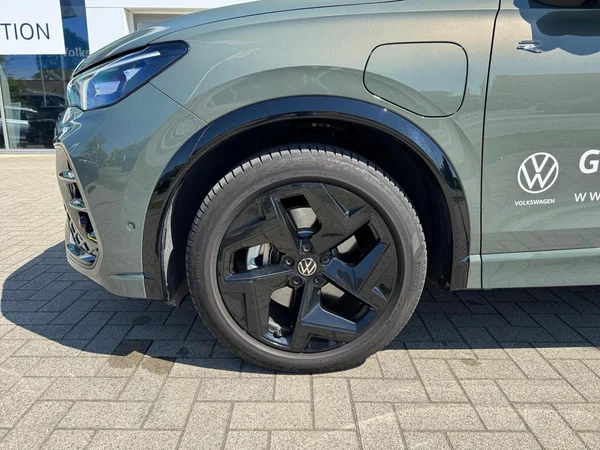 VOLKSWAGEN Tiguan eHybrid (PHEV) (2025) — foto 16 van 24
