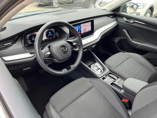 SKODA Octavia Combi Dsl (2023) — foto 12 van 21