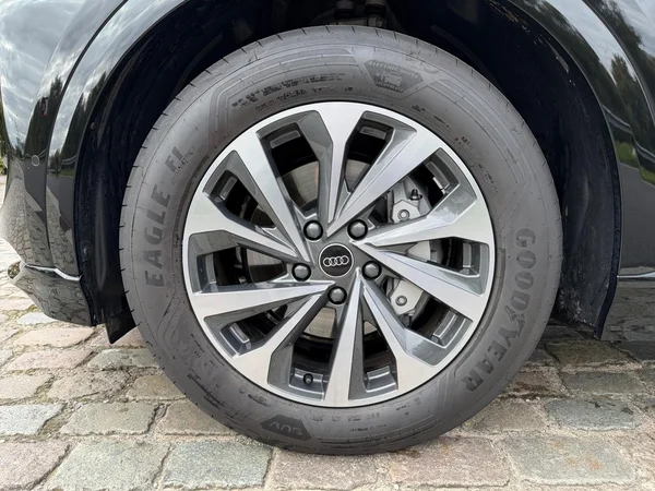 AUDI Q6 e-tron (2025) — foto 24 van 24
