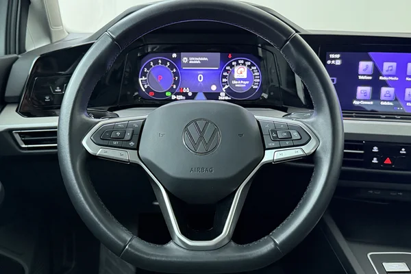 Volkswagen Golf VIII (2024) — foto 2 van 17