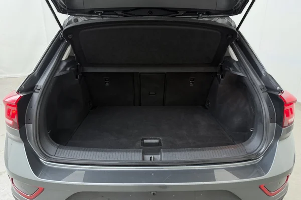 Volkswagen T-Roc (2022) — foto 14 van 18