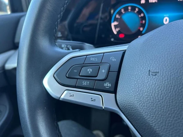 VOLKSWAGEN Golf VIII (2022) — foto 17 van 31