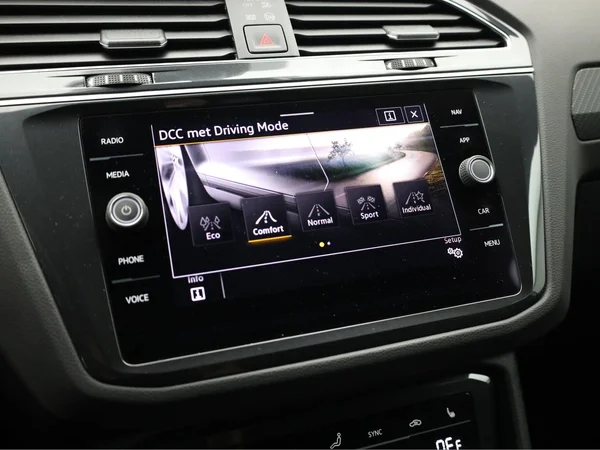 VOLKSWAGEN Tiguan eHybrid (PHEV) (2022) — foto 15 van 24