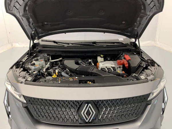 Renault Rafale E-TECH (HEV) (2026) — foto 17 van 24