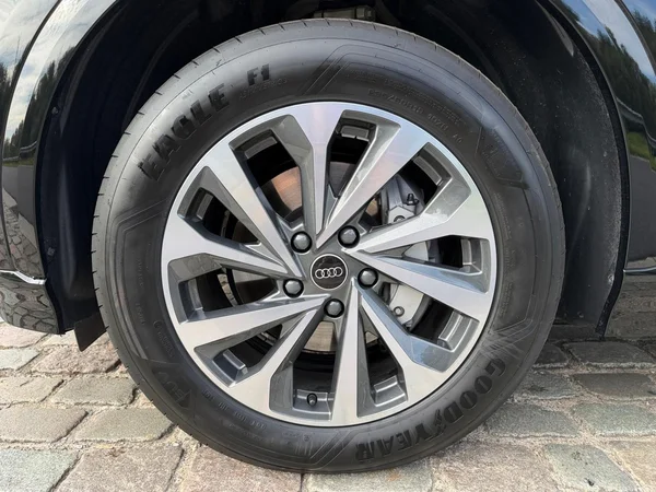 AUDI Q6 e-tron (2025) — foto 24 van 24