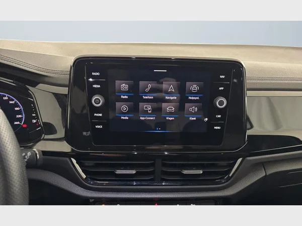 Volkswagen T-Roc (2023) — foto 5 van 29