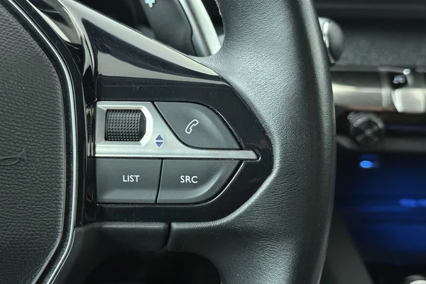 Peugeot 5008 (2021) — foto 7 van 20