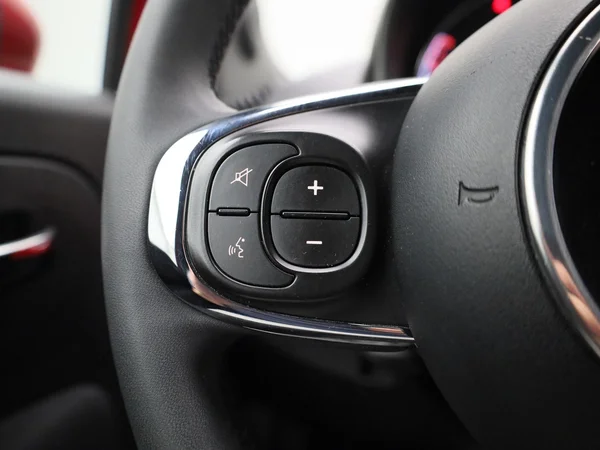 Fiat 500C (2023) — foto 9 van 37