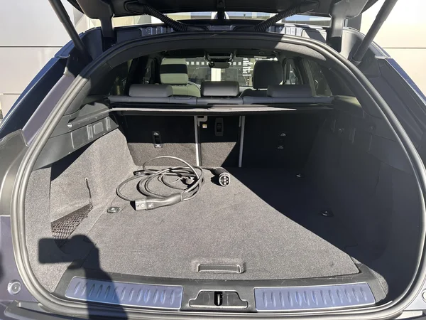 Land Rover Range Rover Velar (2025) — foto 31 van 31